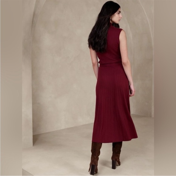 NEW Banana Republic 100% Extra Fine Merino Wool Dark Red Nezha Ribbed Midi Skirt - Picture 4 of 9